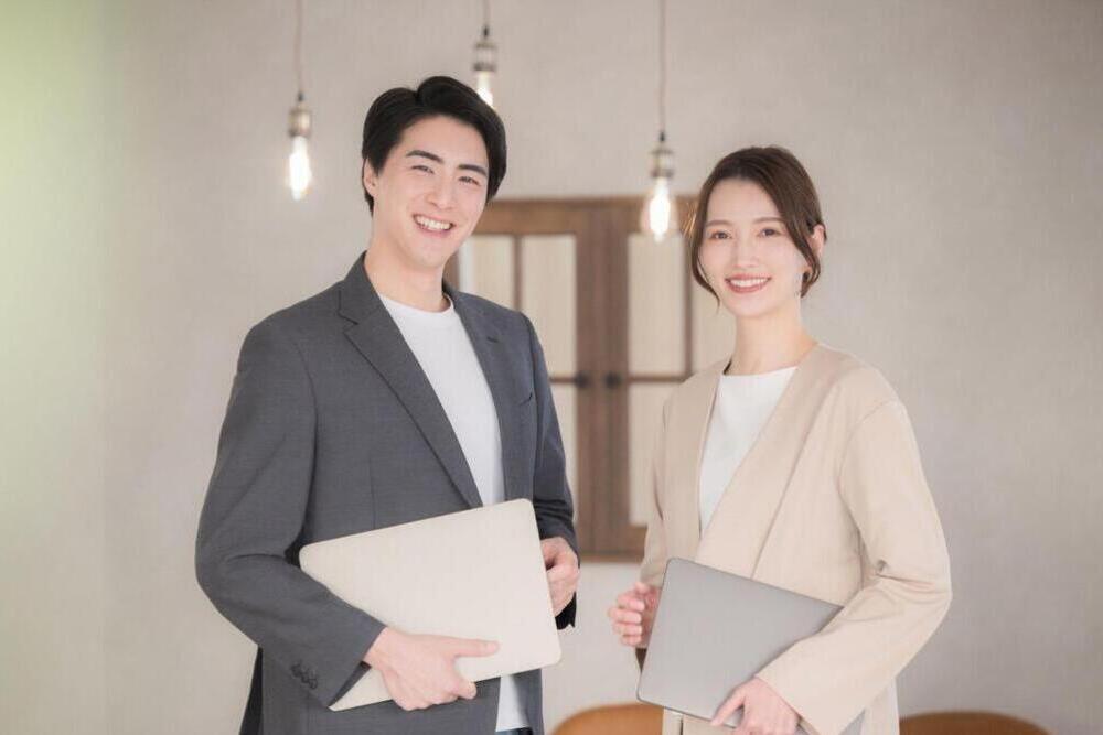 オフィスカジュアルのルールは5つ！NG例とおすすめのコーデもあわせてご紹介