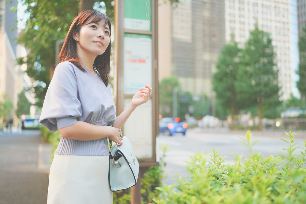20代レディース必見！失敗しないオフィスカジュアルの選び方と好印象コーデ