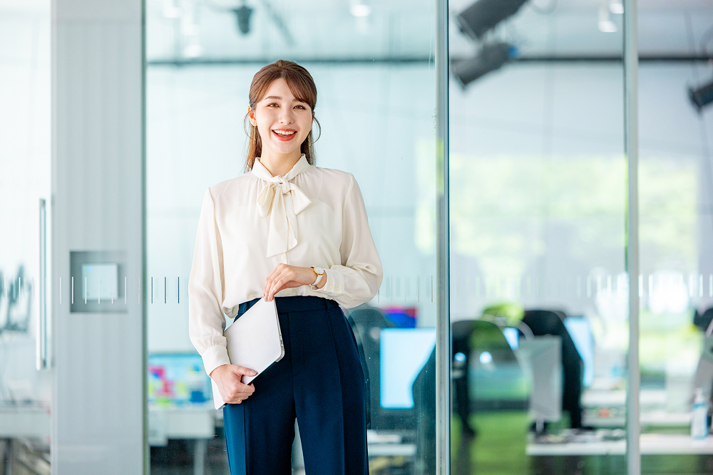 女性のためのスマートカジュアルとは？基本マナーと着こなし方徹底解説