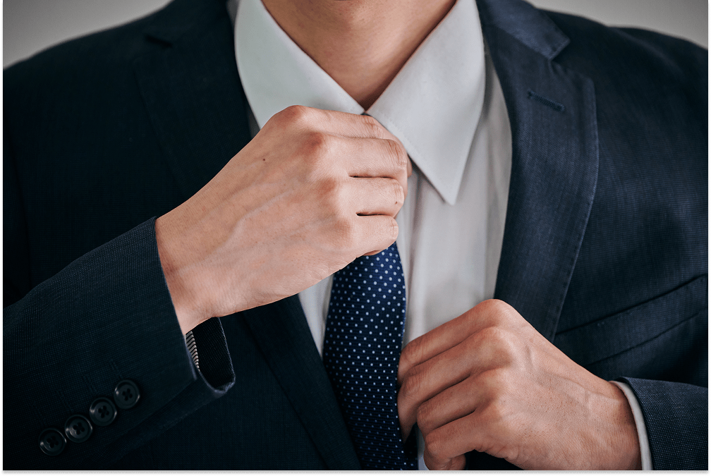 平服指定で悩んでいる男性必見！シーン別で失敗しない服装マナーを解説