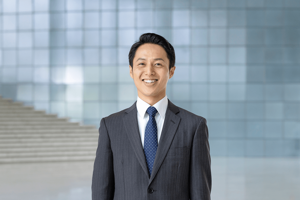 ピンストライプとは？上品で知的に見せる大人のスーツコーデ術