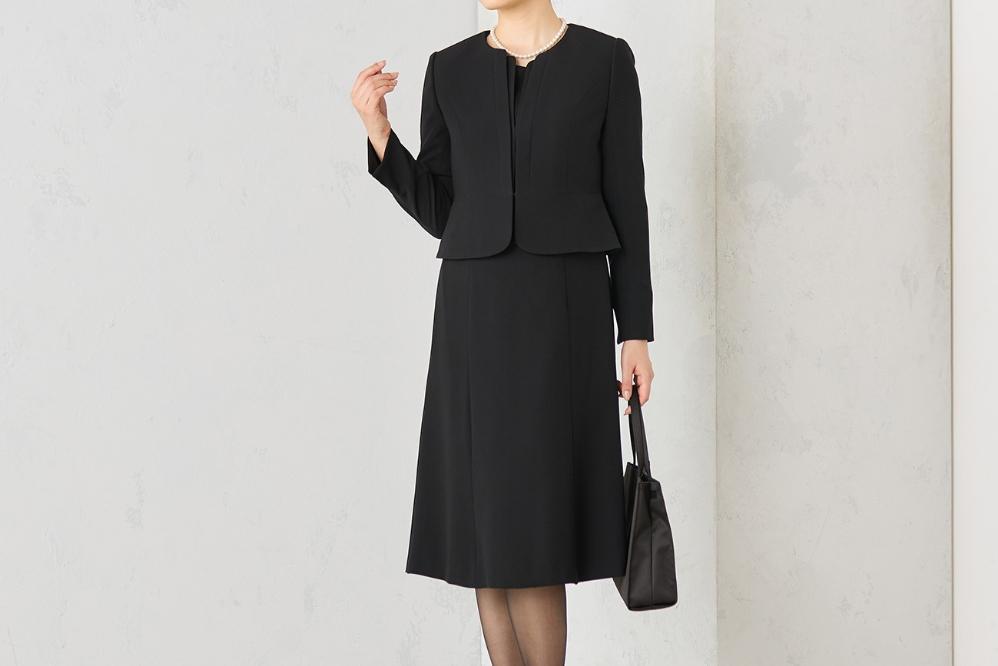 【女性向け】夏の喪服マナー！ジャケット・ワンピースの涼しく快適な素材とサイズ選びのポイント