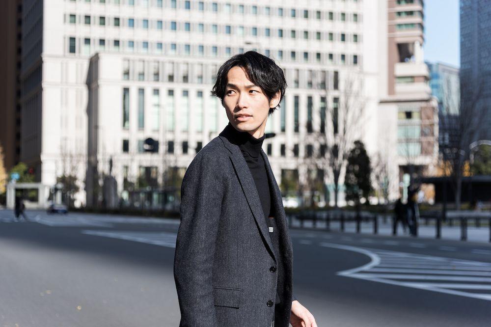 冬のメンズオフィスカジュアルはどう着こなす？ 20代から50代のおすすめコーデを紹介