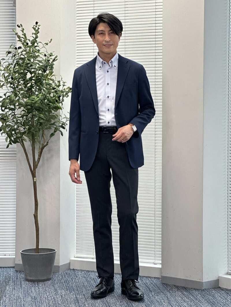 冷房が効いた寒い室内でも安心!ジャケットを取り入れたクールビズコーデ