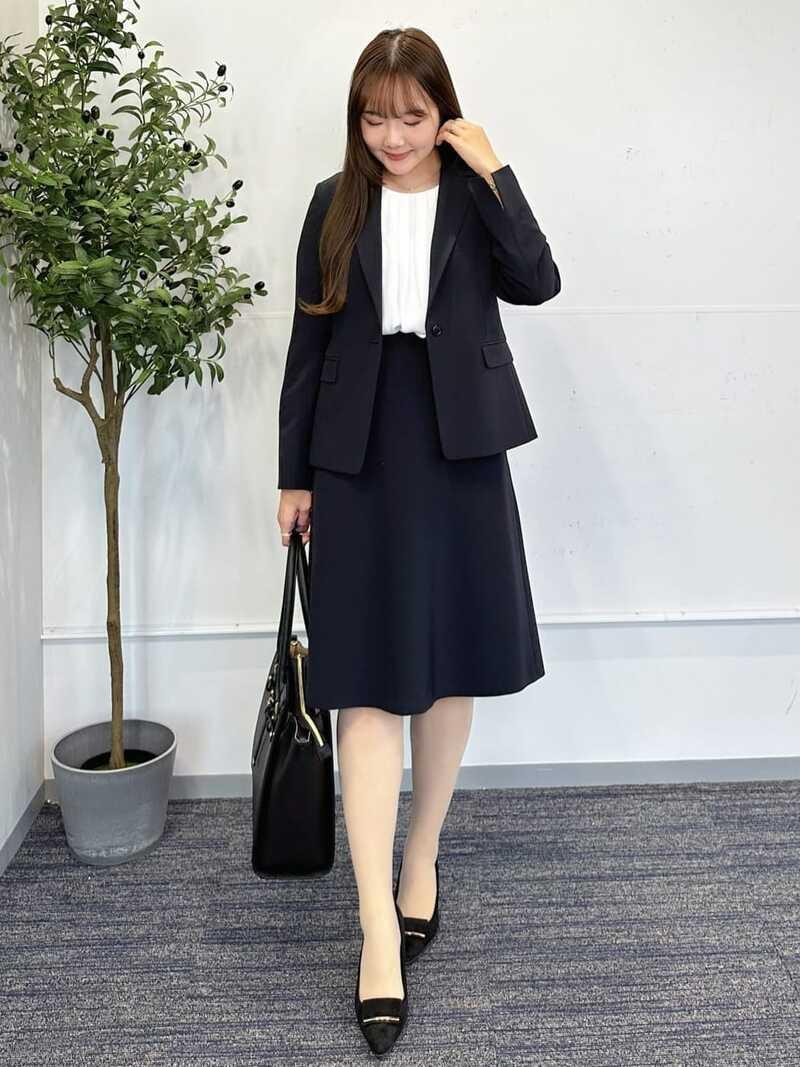 【オフィスカジュアル】定番テーラードジャケットを取り入れた面接向けスタイル