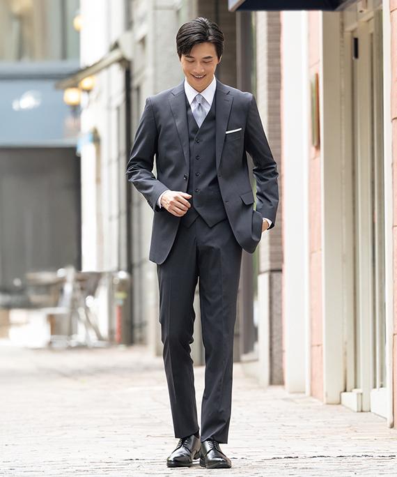 知的なグレーで、優しい父親と落ち着きを演出