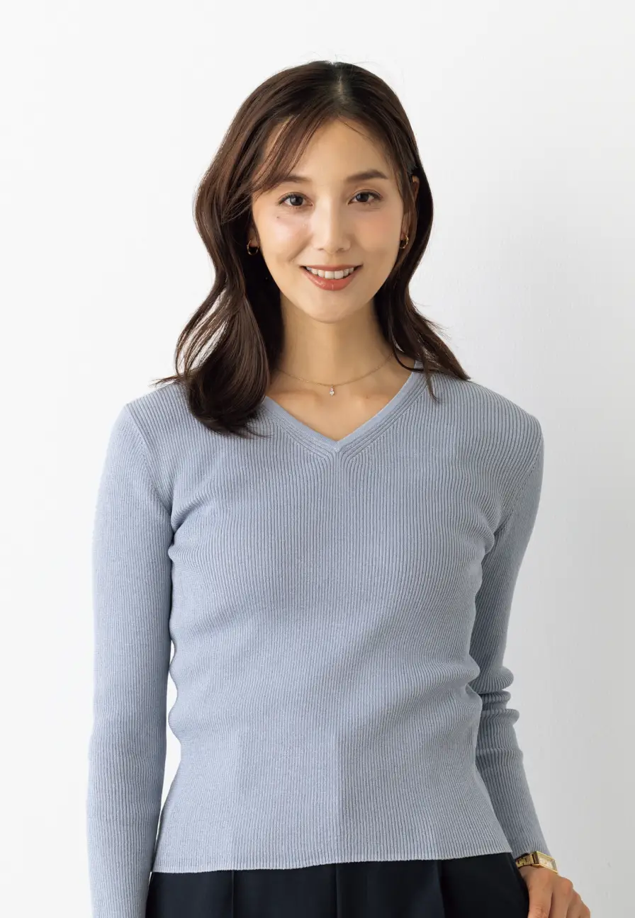 ラメVネックニット