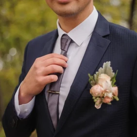 【結婚式】男性ゲストの服装マナー！NG例とおしゃれにスーツを着こなすコツ、コーデを紹介