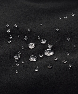 撥水加工を施しているため、急な雨や小雨の日も安心。