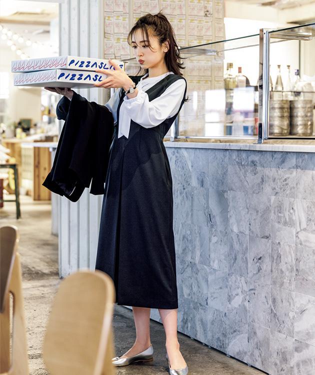 資料集め＆作成に奔走するチームの仲間にピザのお土産を