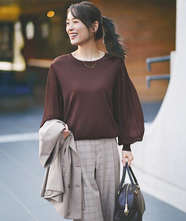 Knit ベーシックな着こなしに、艶やかさを演出するシアー袖