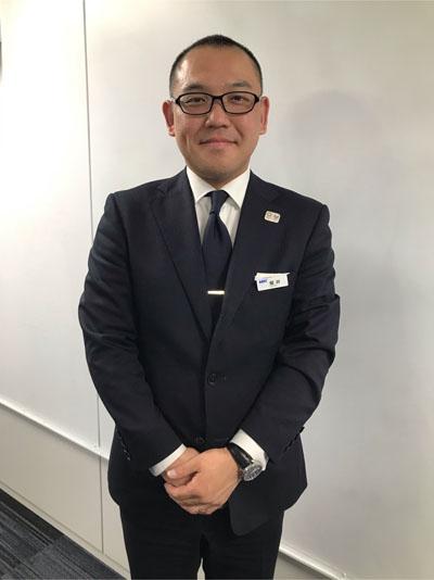 リモート相談会スタッフ（メンズスーツ）営業本部 次長　櫻井 雅洋