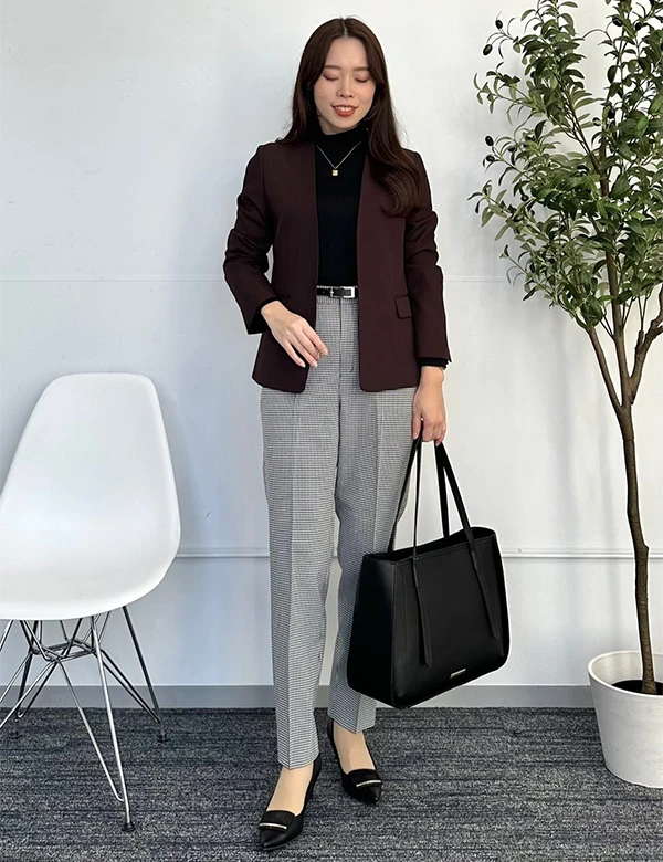 【ブラウンジャケットでオシャレな秋コーデに】