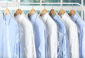 スーツのクリーニングの出し方を徹底解説！頻度、日数、費用、出すときの流れとは