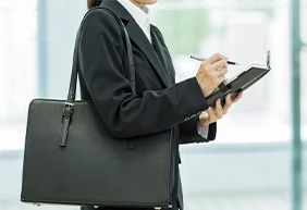 就活用のカバンはどう選ぶ？押さえておくべきポイントを解説