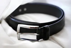 就活ではベルトも見られている！素材や色などおすすめの選び方をご紹介