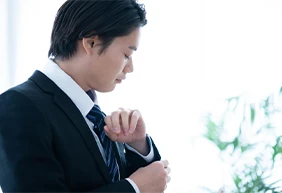 リクルートスーツとビジネススーツの違いとは？就活以外の着用シーンについても解説