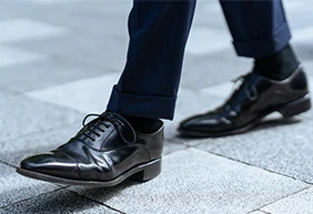 就活には革靴がおすすめ！スーツに合わせた選び方からNGな種類までまとめてご紹介