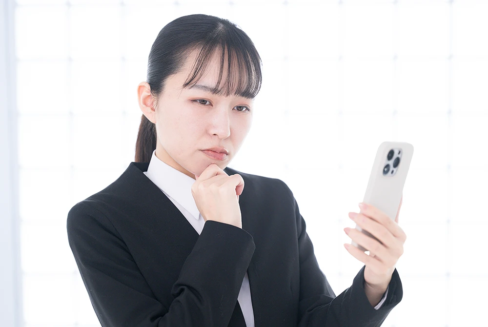 【専門家監修】内定辞退とは?メールや電話での断り方の例文・マナーを解説