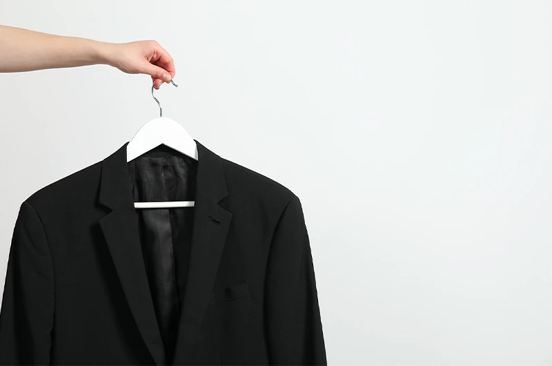 宿泊先でのスーツの取り扱い方