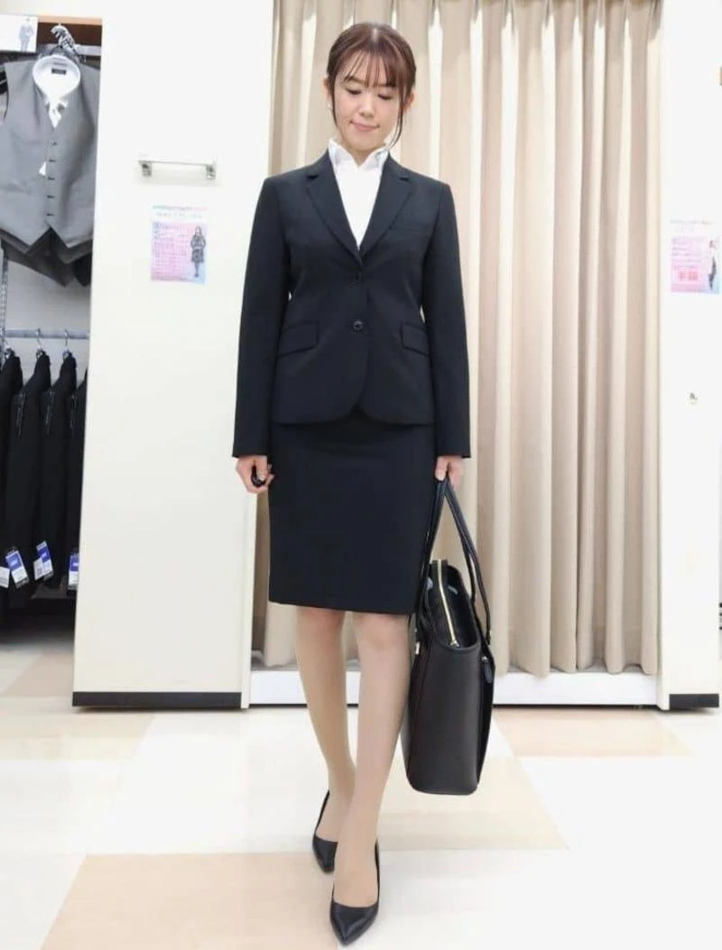王道のリクルートスーツで真面目な印象に