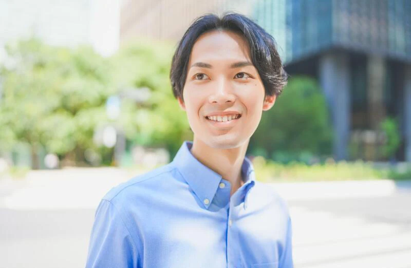 定番スタイルで清潔感を演出！クールビズコーデ