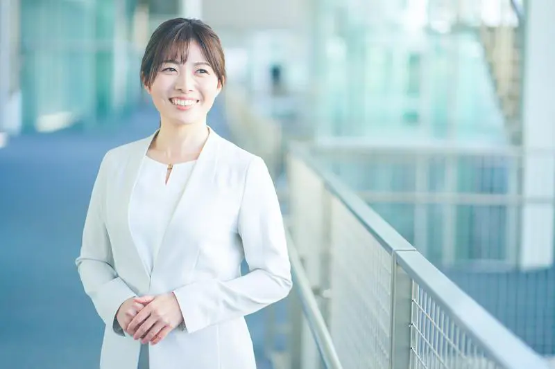 【女性】オフィスカジュアルで面接に挑むときの服装の選び方