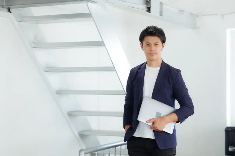 【男性】オフィスカジュアルで面接に挑むときの服装の選び方