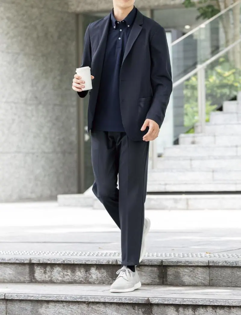 ワントーンでまとめたシンプルコーデ