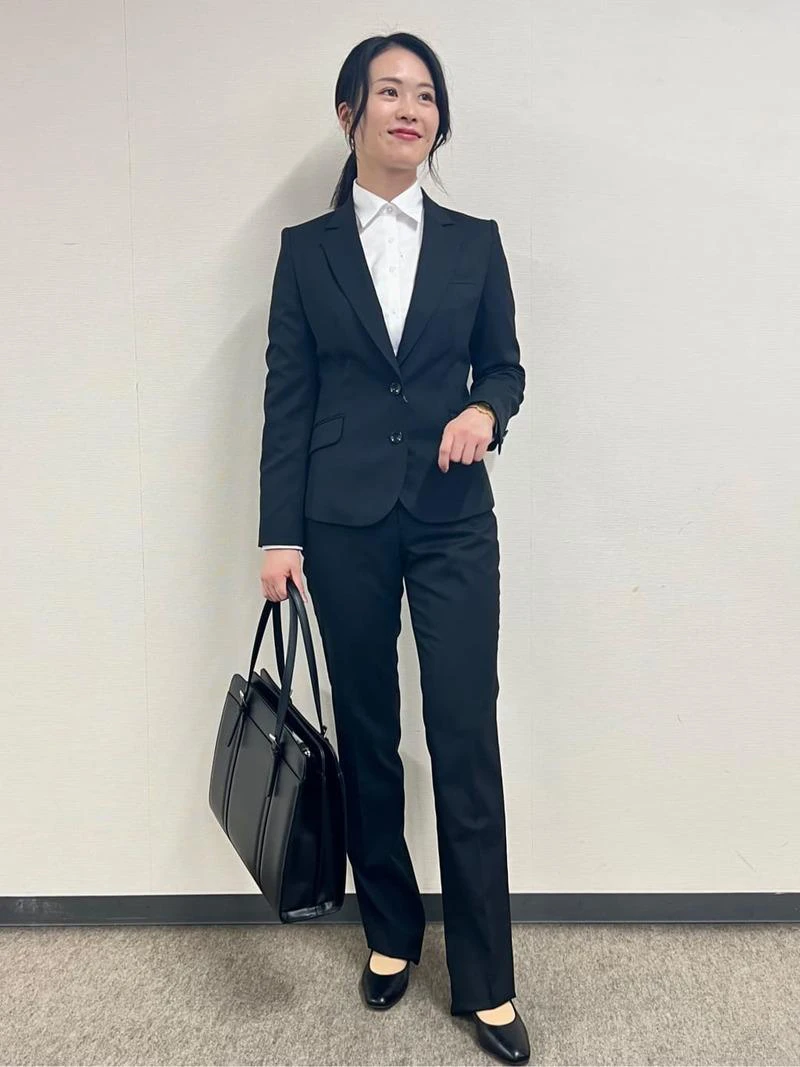 【スーツ】清潔感のある面接向けスタイル