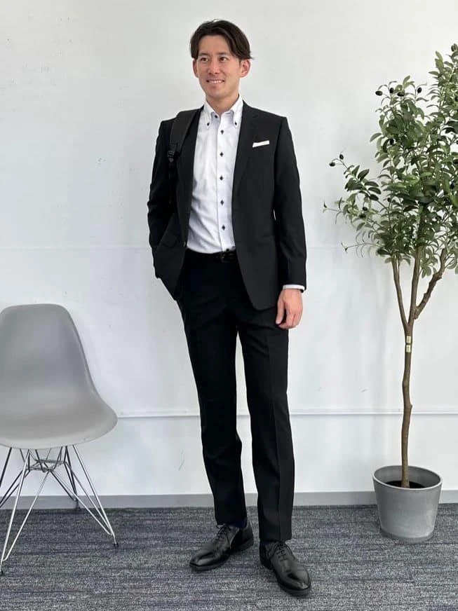 【メンズ】インナーひとつできれいめなクールビズスタイルに