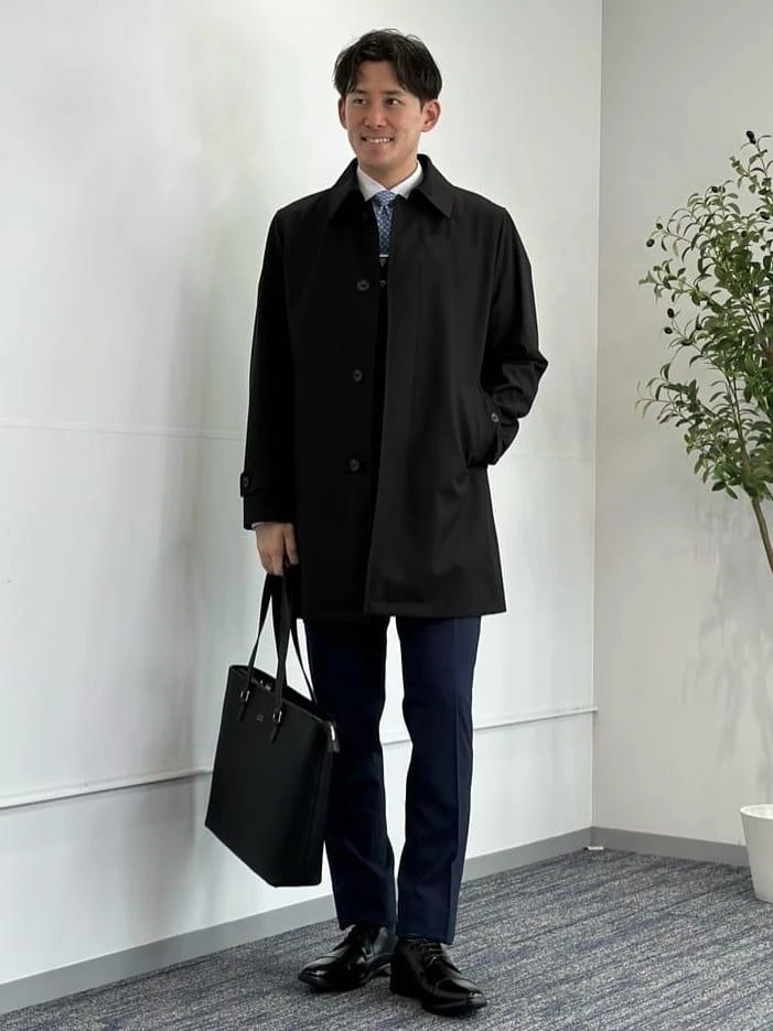 季節を問わず着回しできるステンカラーコートコーデ