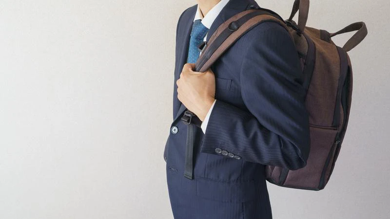 インターンでのビジネスバッグやリュックは企業に合わせて選ぼう