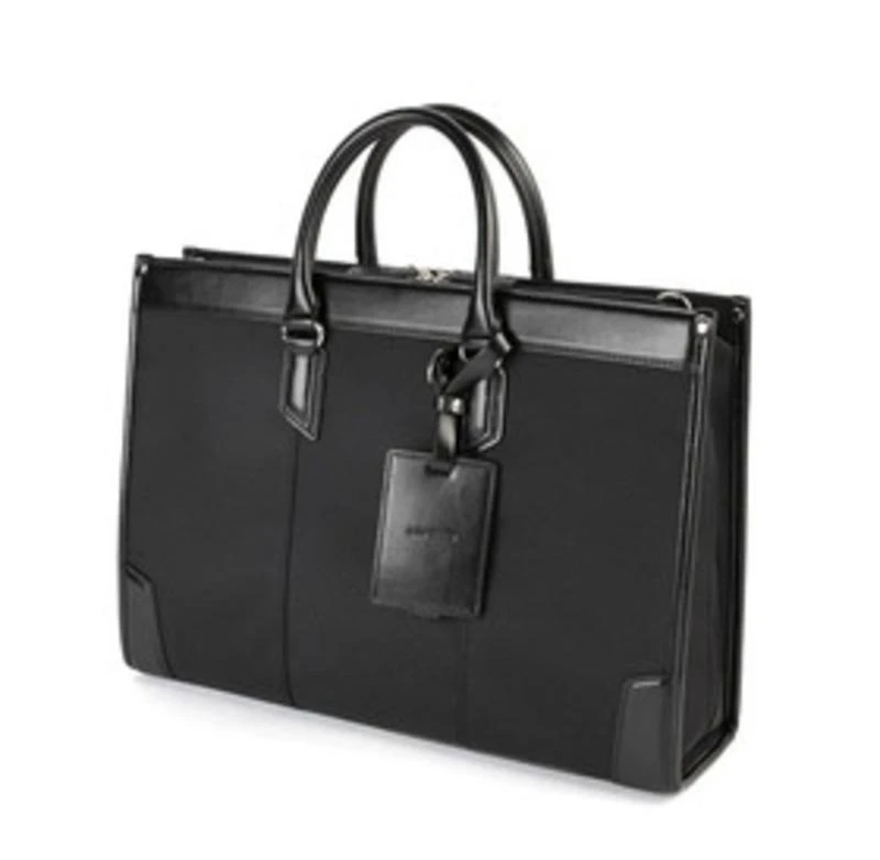 【スーツ向け】ショルダーベルト付き！就活にもおすすめのバッグ