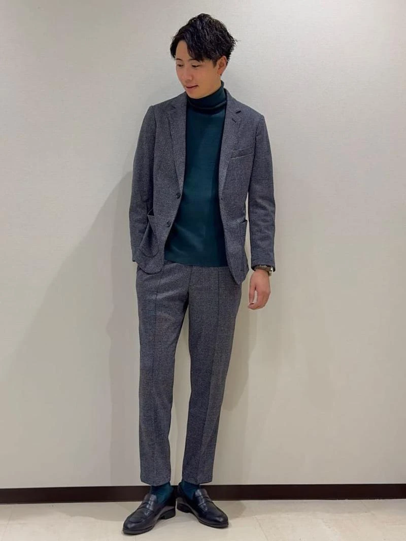高級感のあるウール素材が上品なセットアップコーデ