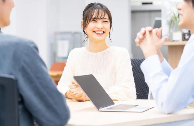 冬のインターンシップはオフィスカジュアルな私服で出向こう