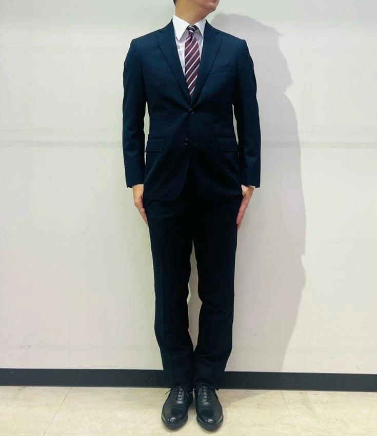 リクルートスーツを使った王道コーデ