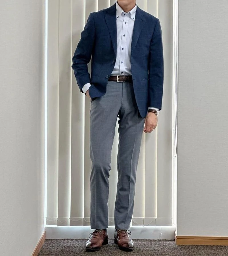 オフィスカジュアルなジャケパンコーデ