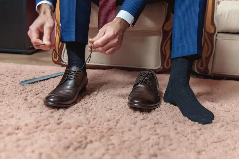 スーツとぴったり合う！就活におすすめの靴下を紹介