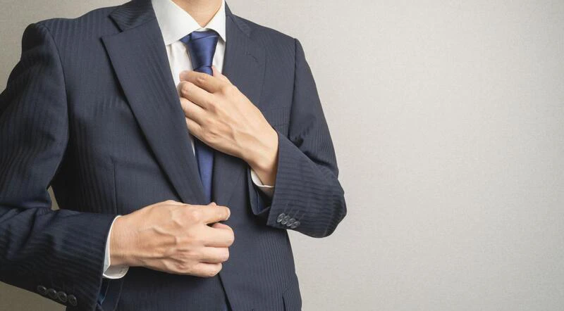 就活のスーツを綺麗に着こなすコツ