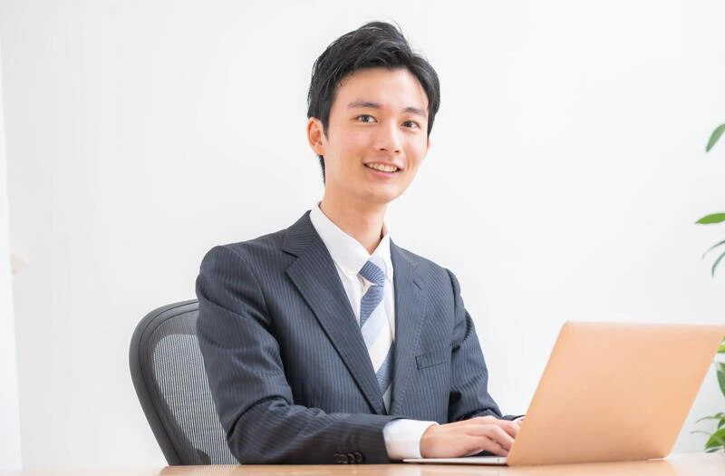 【メンズ】スーツの正しい着方のポイント