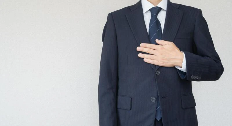 紺色のスーツが与える印象やメリット