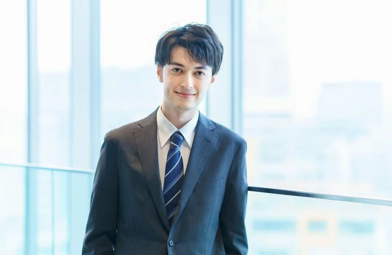 就活にふさわしい紺スーツのおすすめコーディネート5選