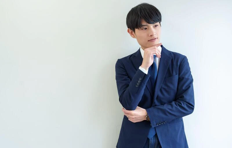 就活で紺スーツを着こなすための注意点