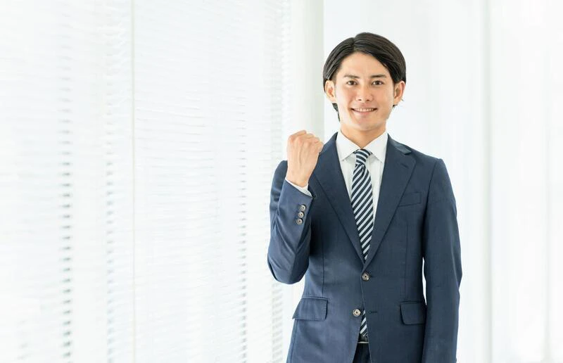 就活にふさわしい紺色スーツを選びましょう