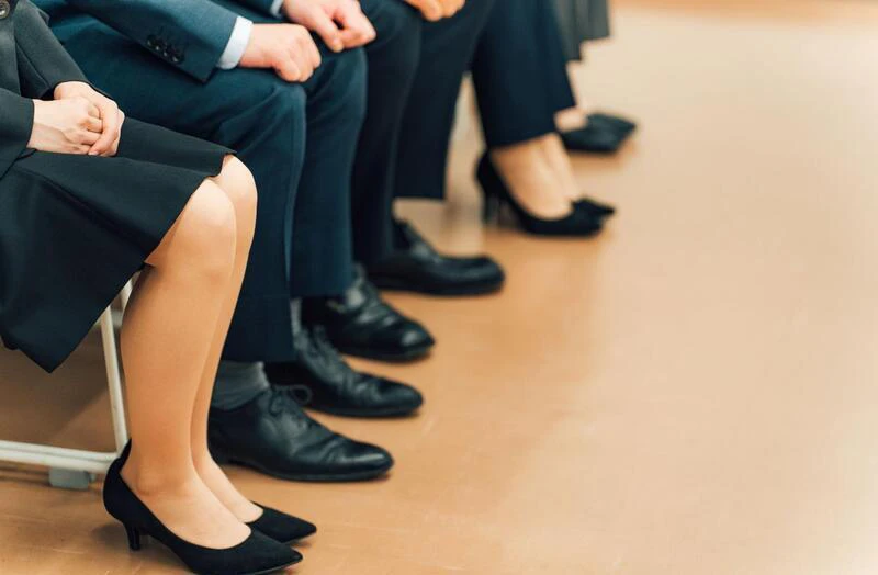 就活で好印象を与えるスカートの選び方とマナー
