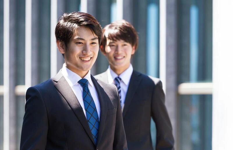 【メンズ】就活スーツの夏の着こなし方