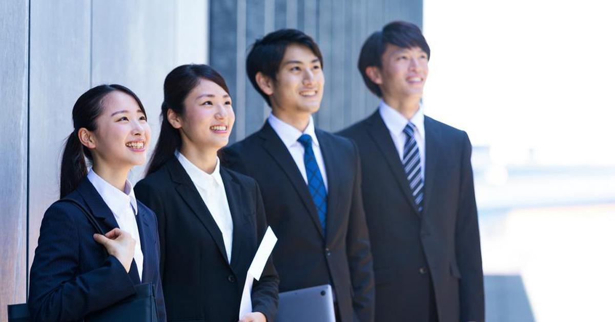 リクルートスーツの着用ルールとは？基本の選び方&正しい着こなしで好