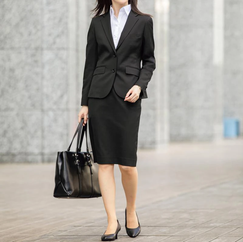 きちんと見えるテーラードジャケット