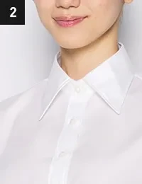 レギュラーカラーのシャツ